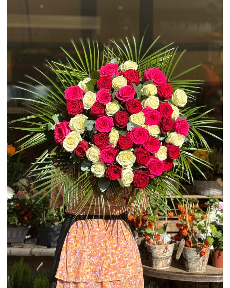 Trilogie d'Elégance : Bouquet de roses Rouge, Blanche et Rose