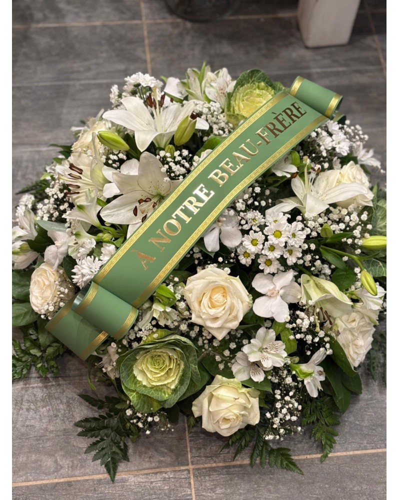 Coussin de fleurs : Douceur et recueillement