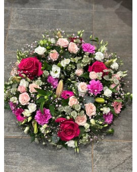 Coussin de fleurs : Douceur et recueillement